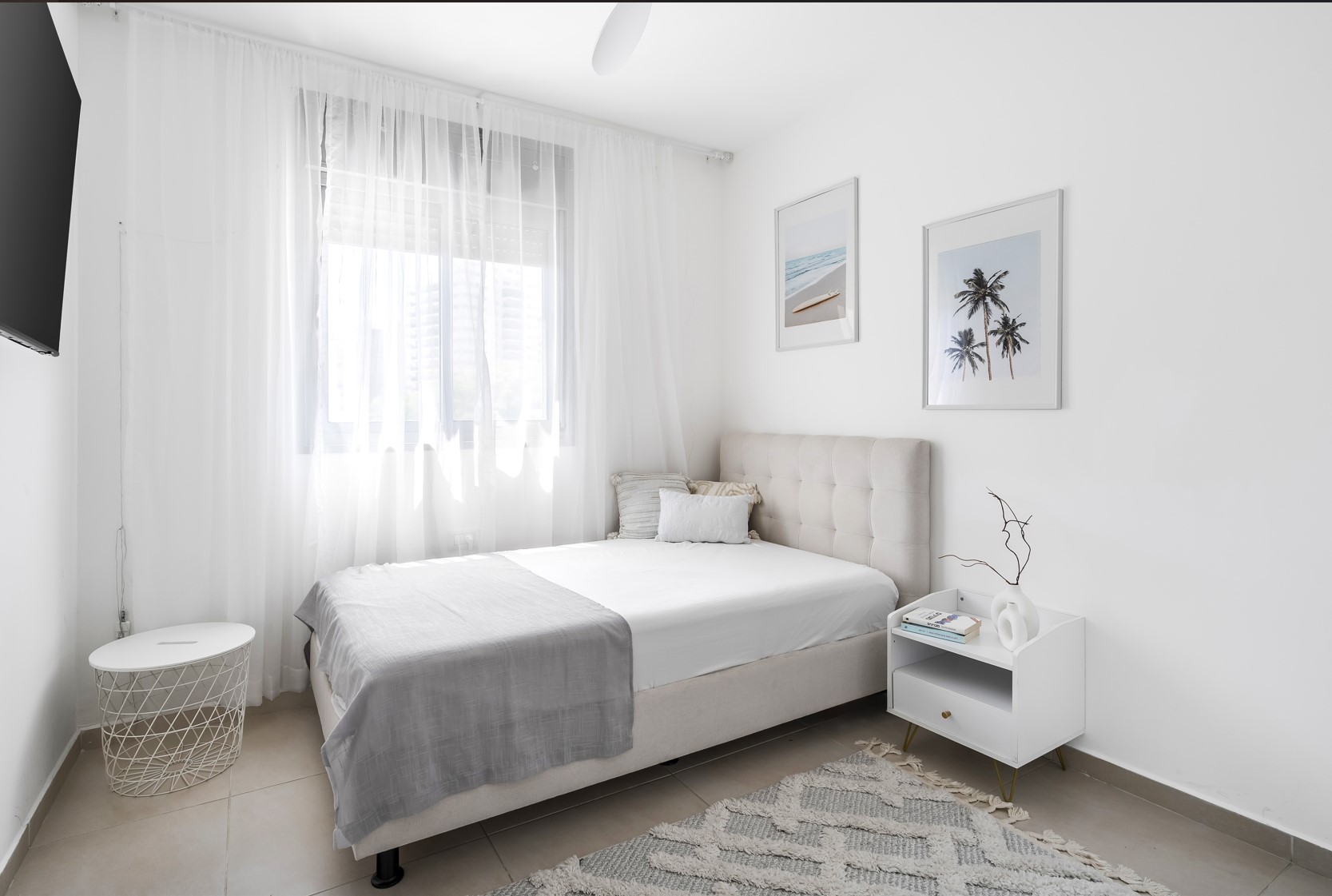 חדר נערה והרמוני